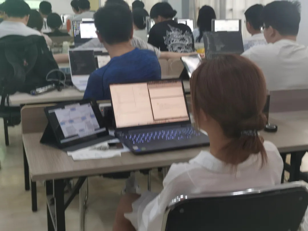 高中生适合学思途实训IT课程吗?