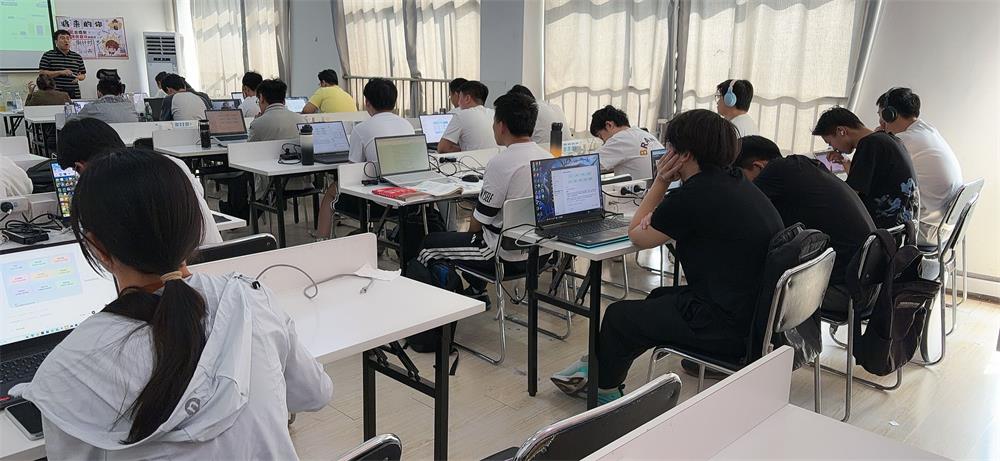青农理信学院AI应用开发培训--中享思途